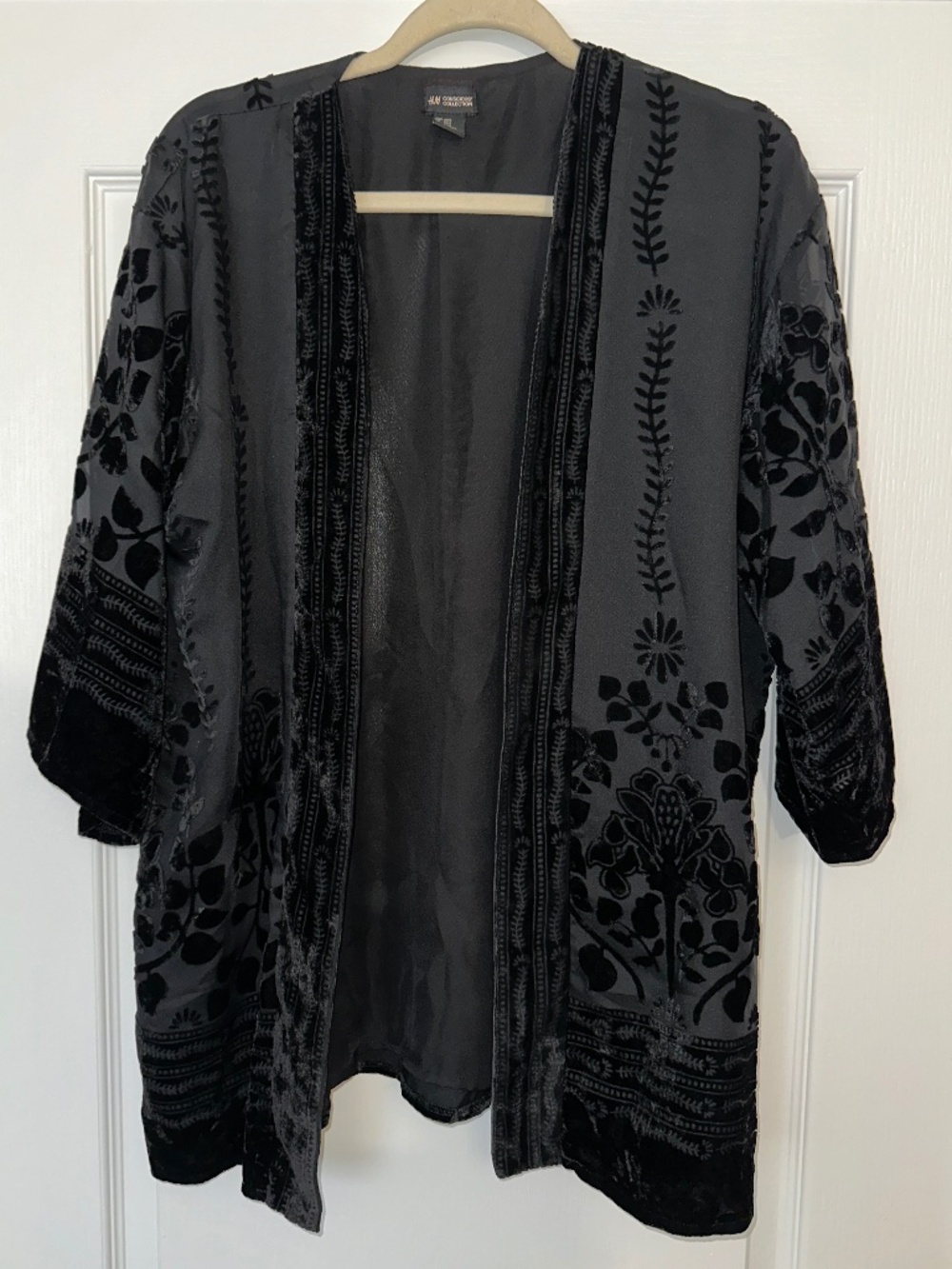 H&M Conscious Collection Black Velvet Burnout Floral Kimono whimsigoth Top XS/S